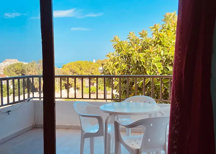 Turyva Tarongers 2 - Relaxing 2 Bedroom Holiday Apartment For Families & Couples
